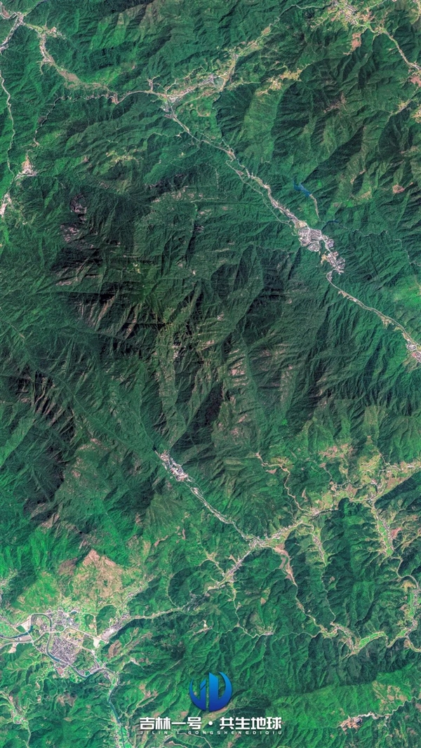 五一在家云游:卫星俯瞰华夏名山名湖、文化古镇