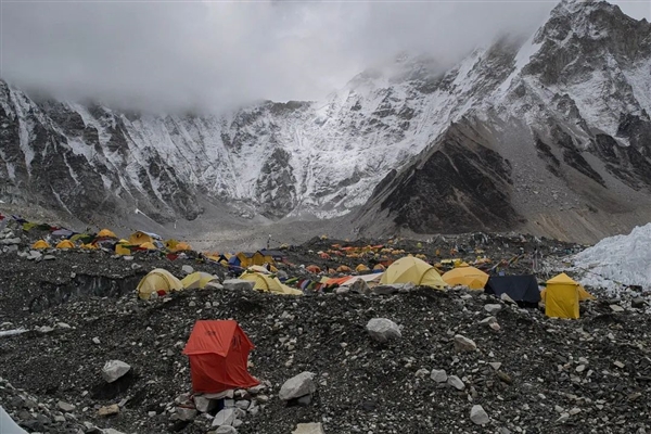 上下珠峰仅需一周 知名向导欲用稀有气体打造史上最快登山团队