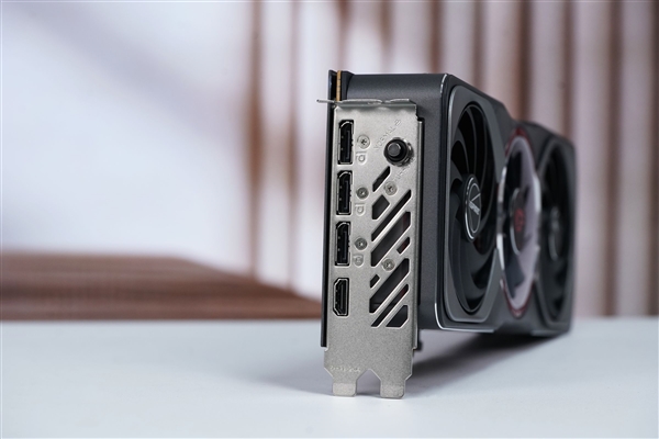 再续引力之环!七彩虹iGame RTX 5060 Adavanced OC显卡图赏