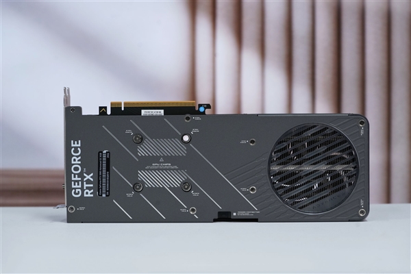 再续引力之环!七彩虹iGame RTX 5060 Adavanced OC显卡图赏