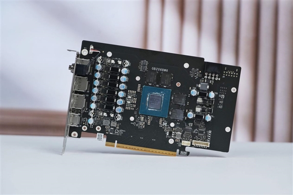 再续引力之环!七彩虹iGame RTX 5060 Adavanced OC显卡图赏