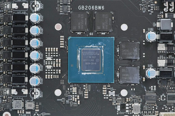 再续引力之环!七彩虹iGame RTX 5060 Adavanced OC显卡图赏