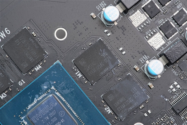 再续引力之环!七彩虹iGame RTX 5060 Adavanced OC显卡图赏