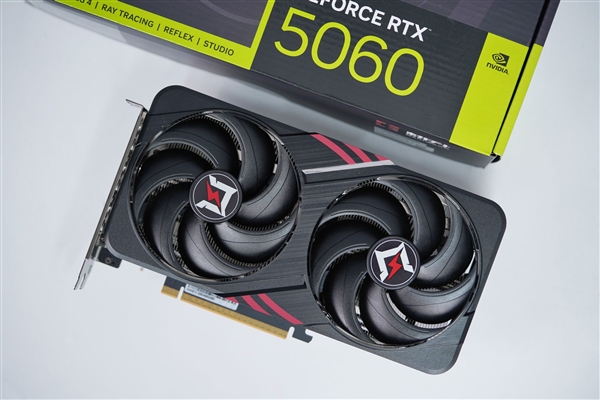 特大双风扇!耕升RTX 5060暴风OC显卡图赏