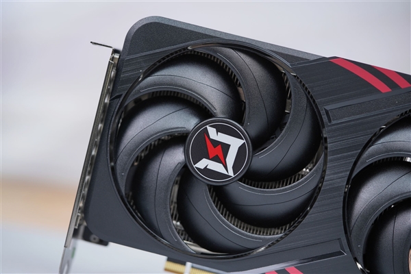 特大双风扇!耕升RTX 5060暴风OC显卡图赏