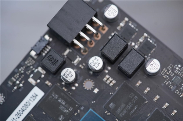特大双风扇!耕升RTX 5060暴风OC显卡图赏