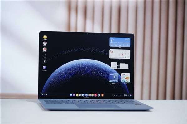 970克极致轻巧!华为MateBook Pro首款鸿蒙PC图赏