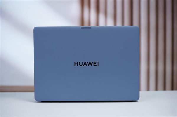 970克极致轻巧!华为MateBook Pro首款鸿蒙PC图赏