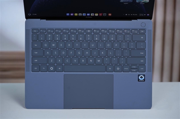 970克极致轻巧!华为MateBook Pro首款鸿蒙PC图赏