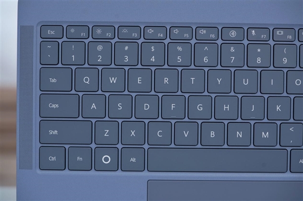 970克极致轻巧!华为MateBook Pro首款鸿蒙PC图赏