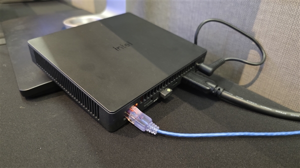 Intel下代处理器Panther Lake首次公开运行:明年大规模上市