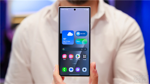三星Galaxy Z Fold7图赏:全球最轻大折叠 比iPhone 16 Pro Max还要轻