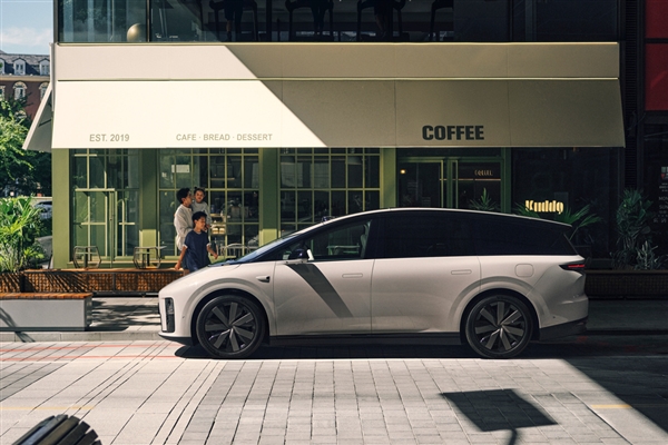 再次定义纯电SUV！李想回应理想i8造型像MPV