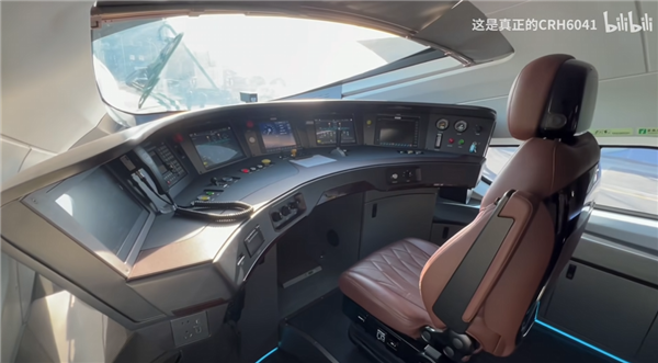 全球最快!国产高铁CR450“过于先进不便展示”