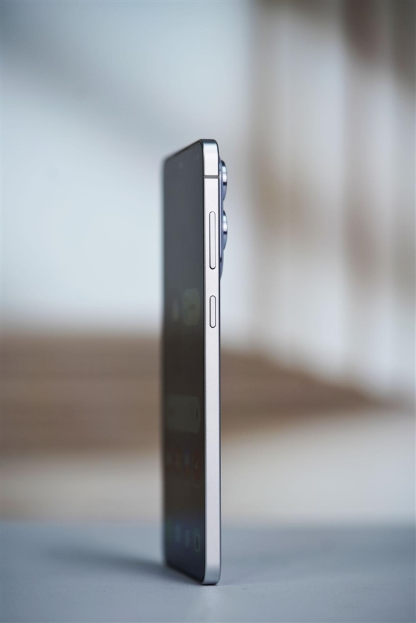 三星苹果全面同步!Galaxy S26+被砍:超薄Edge取而代之