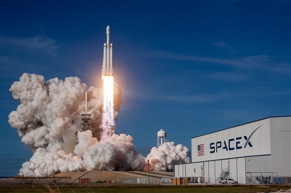 马斯克的“火星速度”代价:SpaceX星舰基地工伤率达行业6倍