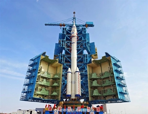 发射在即！神舟二十一号载人飞行任务新闻发布会今日召开