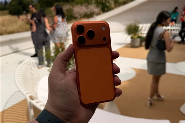 苹果AI国行版快来了:官网上线AI投诉页面