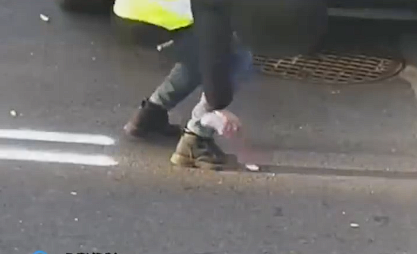 男子为路边停车方便自己画了个车位:被罚4200元