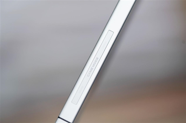 内置24000转/分钟风扇!红魔11 Pro图赏