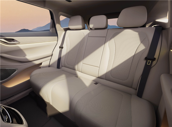 猎鹰700驾驶辅助上车!星途ET5增程版上市:13.49万起