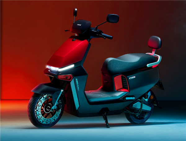 爱玛电动车：新国标车不能带小孩系非主流产品 我们的可以