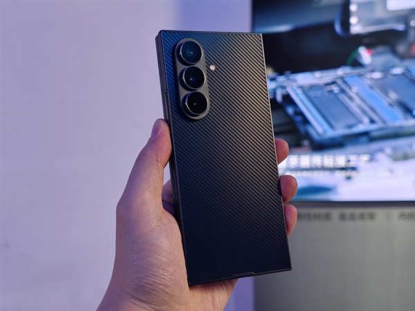 G形三折叠史上首款!三星Galaxy Z TriFold上手