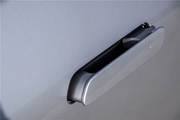 去欧洲试了宝马iX3 真给我开爽了！