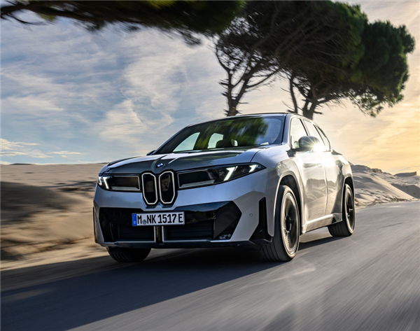 去欧洲试了宝马iX3 真给我开爽了！