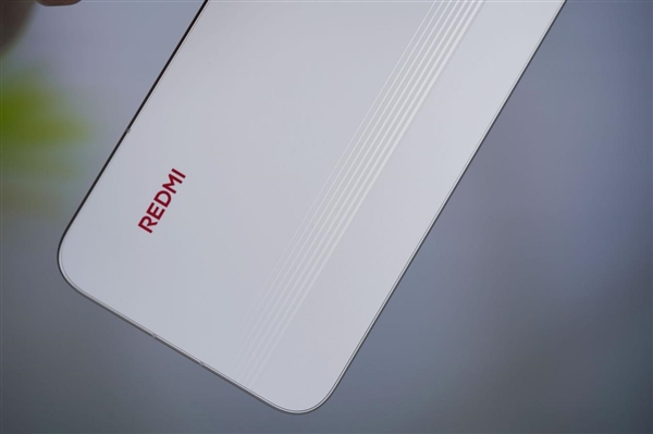 9000mAh小米史上最大电池!REDMI Turbo 5 Max图赏