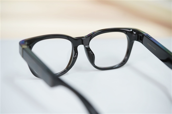 苹果首款智能眼镜Apple Glasses明年发布：无显示屏 类似Meta、小米