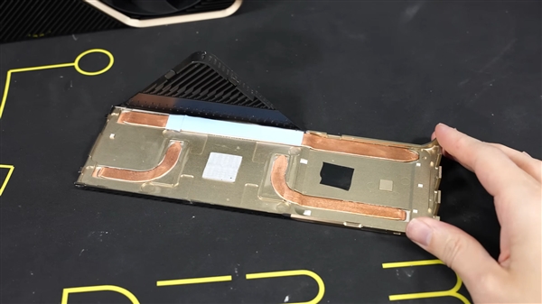 NVIDIA从未发布的900W显卡Titan Ada!被大神拆解了