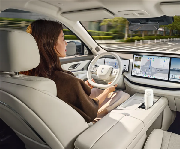 用嘴就能开车！魏牌全新蓝山智能进阶版上市：27.58万起