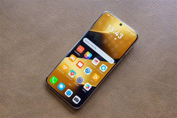 鸿蒙最强影像旗舰已在路上！华为Pura 90全系回归直屏：尺寸变大了