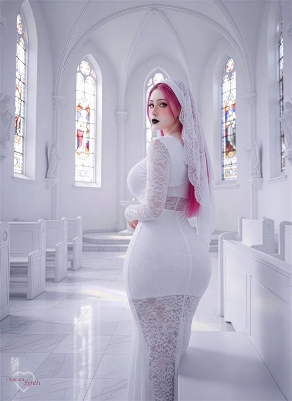 美国小姐姐Cos《电锯人》蕾塞 身材耀眼