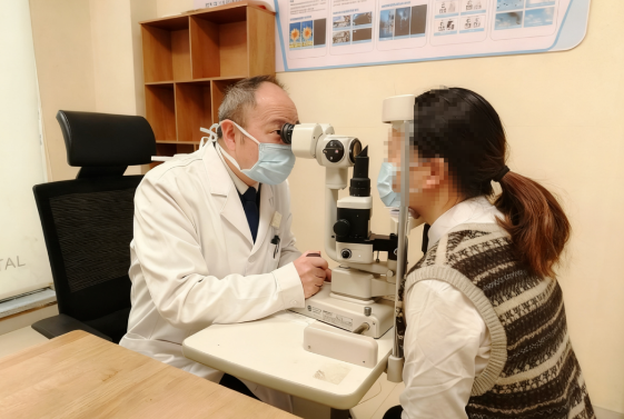 女子患流感5天不摘隐形眼镜近乎融化 医生:严重会造成永久性视力损伤