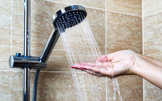 冬天洗澡偷点儿懒反而对身体好 医生建议一周洗两到三次