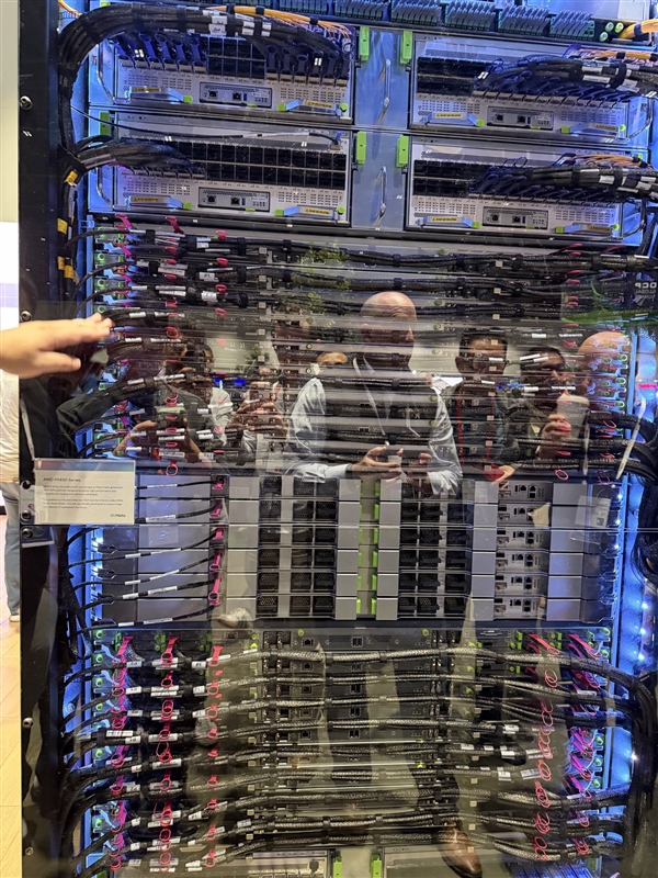 AMD营收高于预期 股价下跌