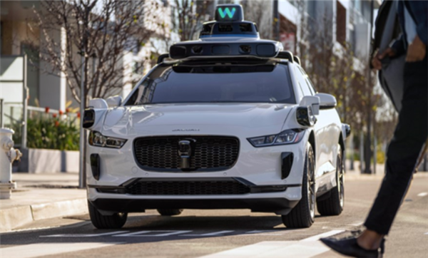 马斯克又翻车！特斯拉无人出租运营8个月可用率仅19%