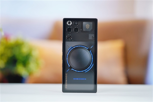 安卓手机现已足够强大:能通过模拟器流畅运行《赛博朋克2077》