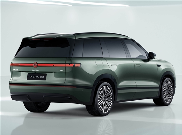 上汽大众ID. ERA 9X量产下线：行业首发木纹魔术屏 比国产新势力还科幻