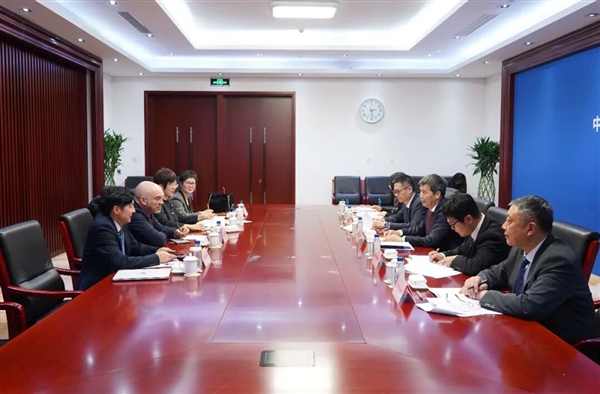 工信部负责人会见苹果、高通、SK海力士等跨国企业负责人