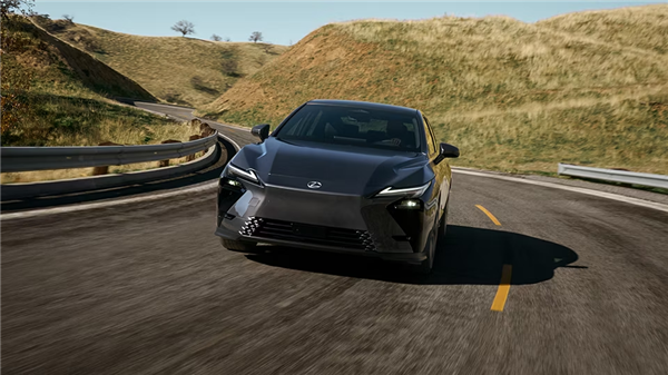 “公路闪电”雷克萨斯ES终于换代 但我觉得不如丰田