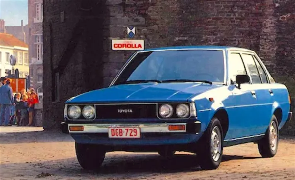 油价再这么涨下去 恐怕全世界都要买电车了