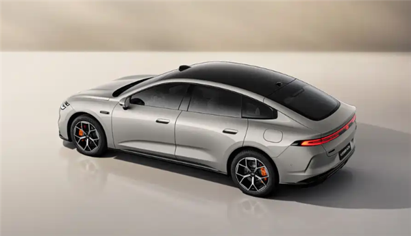 激光雷达下放10万级!长安启源A06售10.99万起:续航超2120km