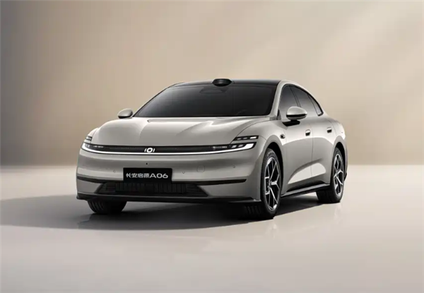 激光雷达下放10万级!长安启源A06售10.99万起:续航超2120km