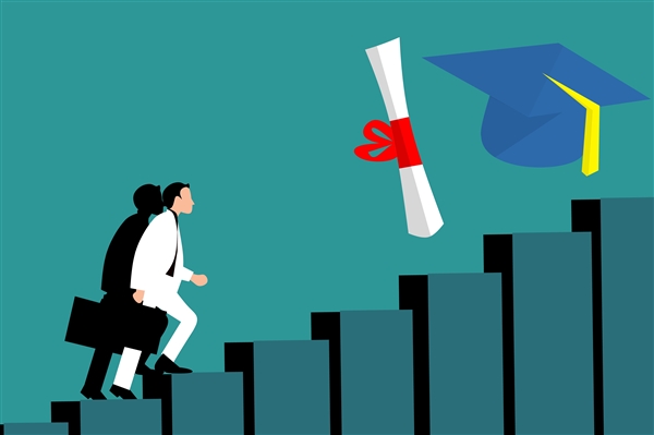 别再传八成清华毕业生出国不归了!1978年至2025年我国超87%留学人员选择回国发展