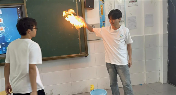 史上最著名的“幽灵船”:船好好的在海上飘 但船员却集体消失