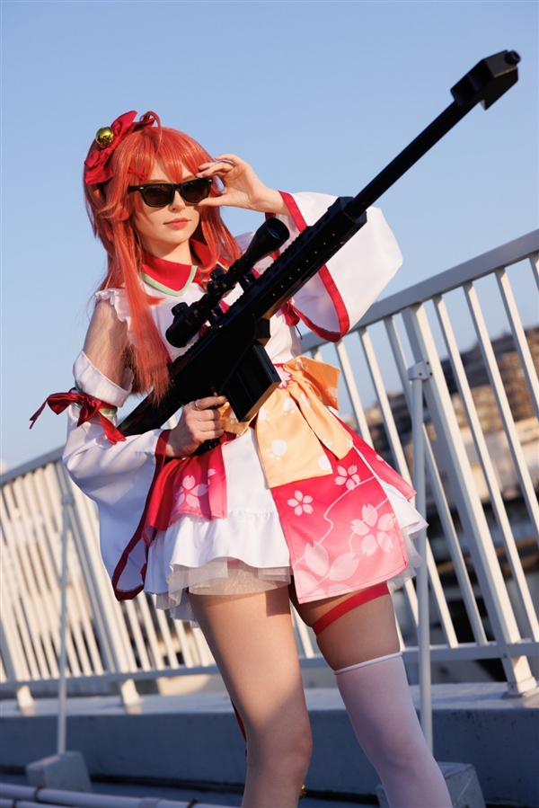 《生化4RE》阿什莉体模COS妮姬新装 黑衣黑丝很诱人