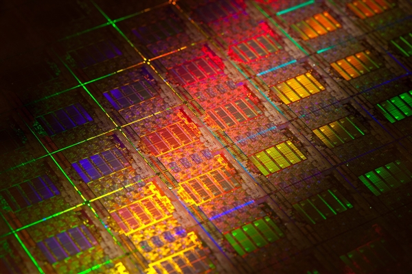 国产自研芯片设备新突破!覆盖90-28nm:已交付头部晶圆厂
